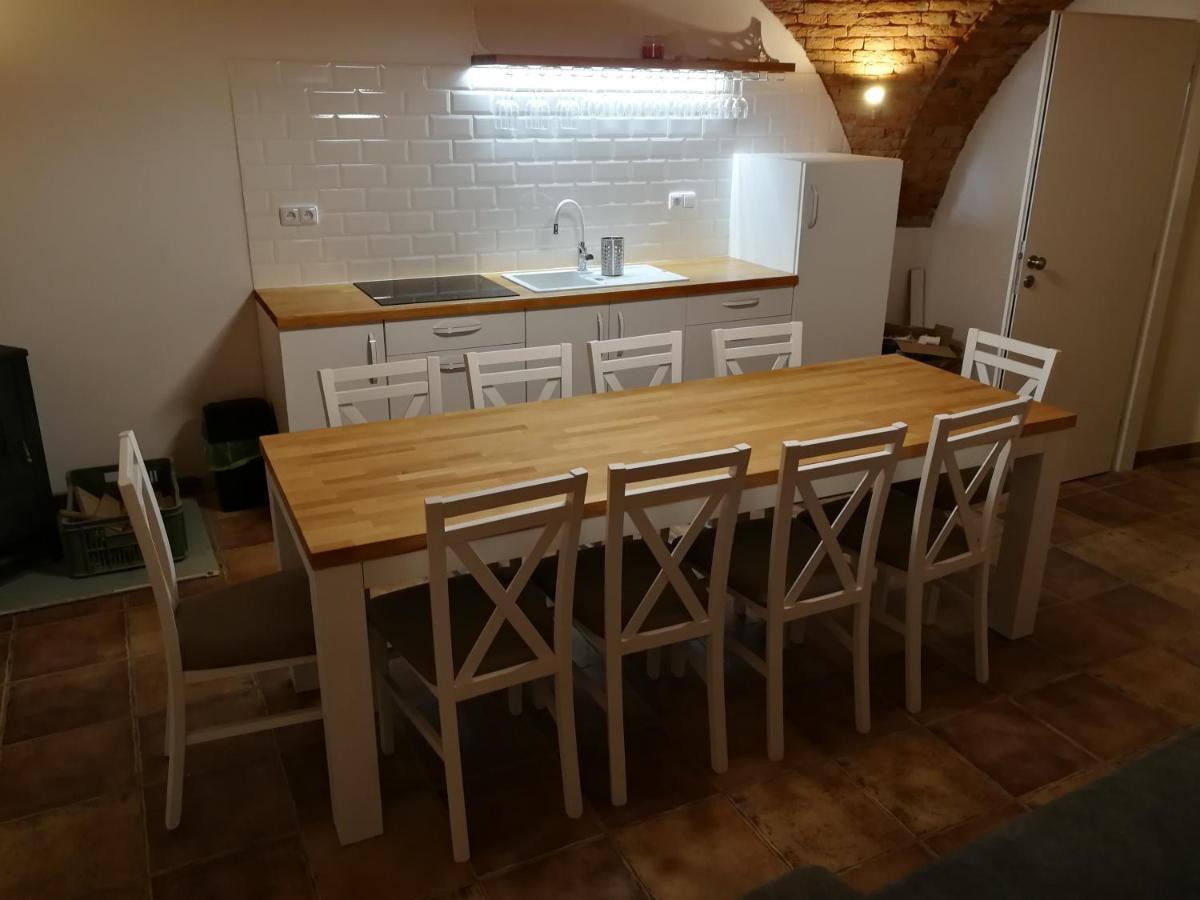 Apartmany Habanska, Cely Dum Pouzdrany Bagian luar foto