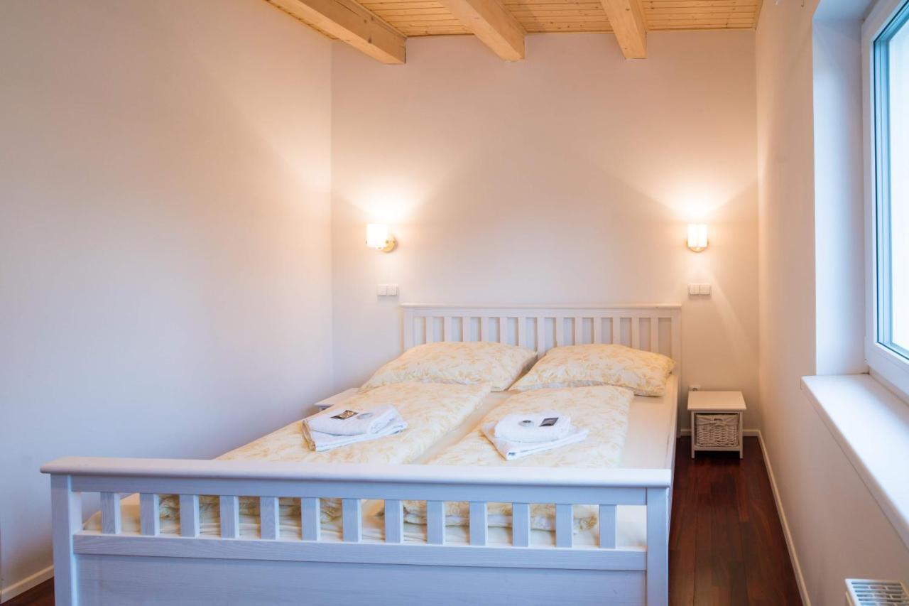 Apartmany Habanska, Cely Dum Pouzdrany Bagian luar foto
