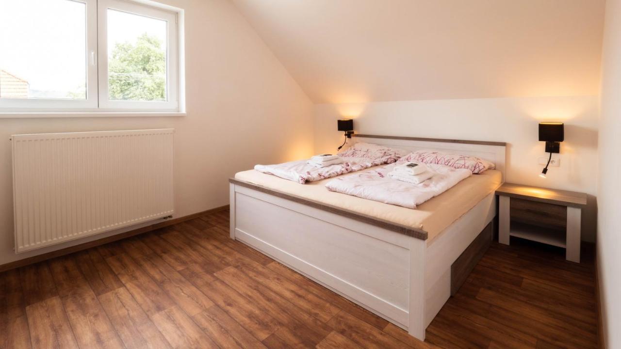 Apartmany Habanska, Cely Dum Pouzdrany Bagian luar foto
